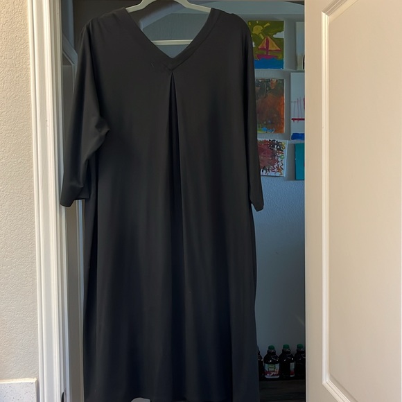 J. Jill Wearever shift midi dress 3/4 sleeve stretchy V neck front and back - Picture 5 of 5